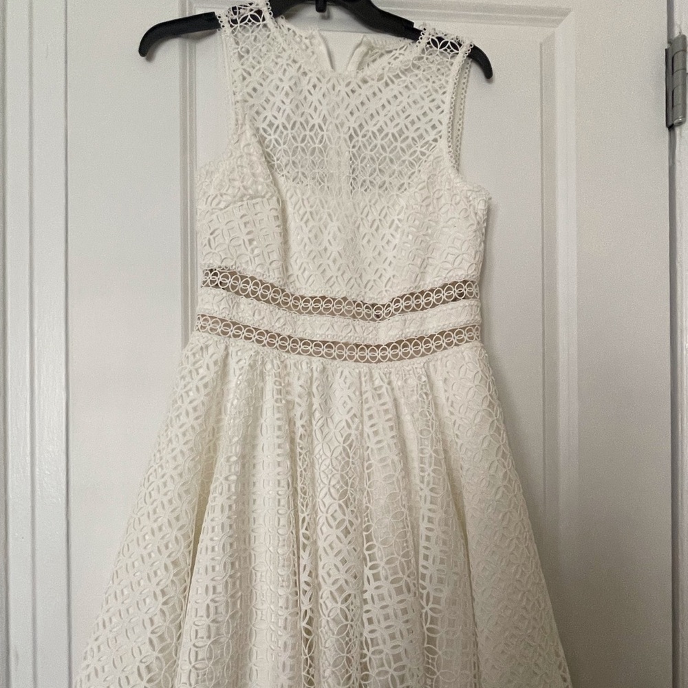 Monique Lhuillier White Sleeveless A-Line Dress
